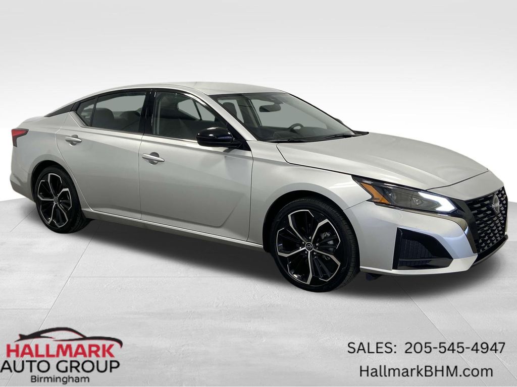 2024 Nissan Altima 2.5 SR
