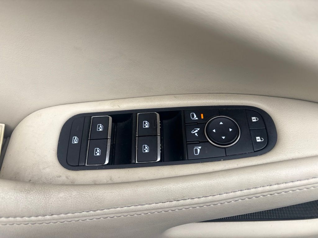 Used 2023 Gray INFINITI LUXE image 15
