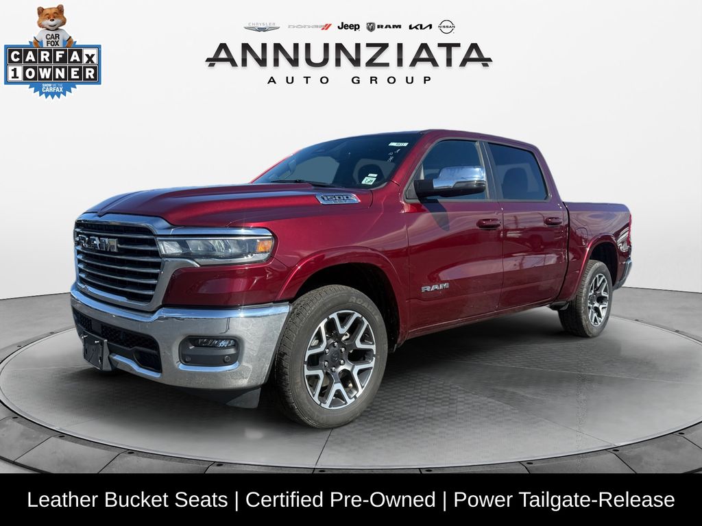2025 RAM 1500 Rojo (Delmonico Red Pearlcoat) Camioneta Todo terreno 8 velocidades Automática