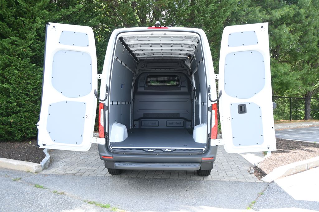 Thumbnail: 2026 Mercedes-Benz Sprinter - 28