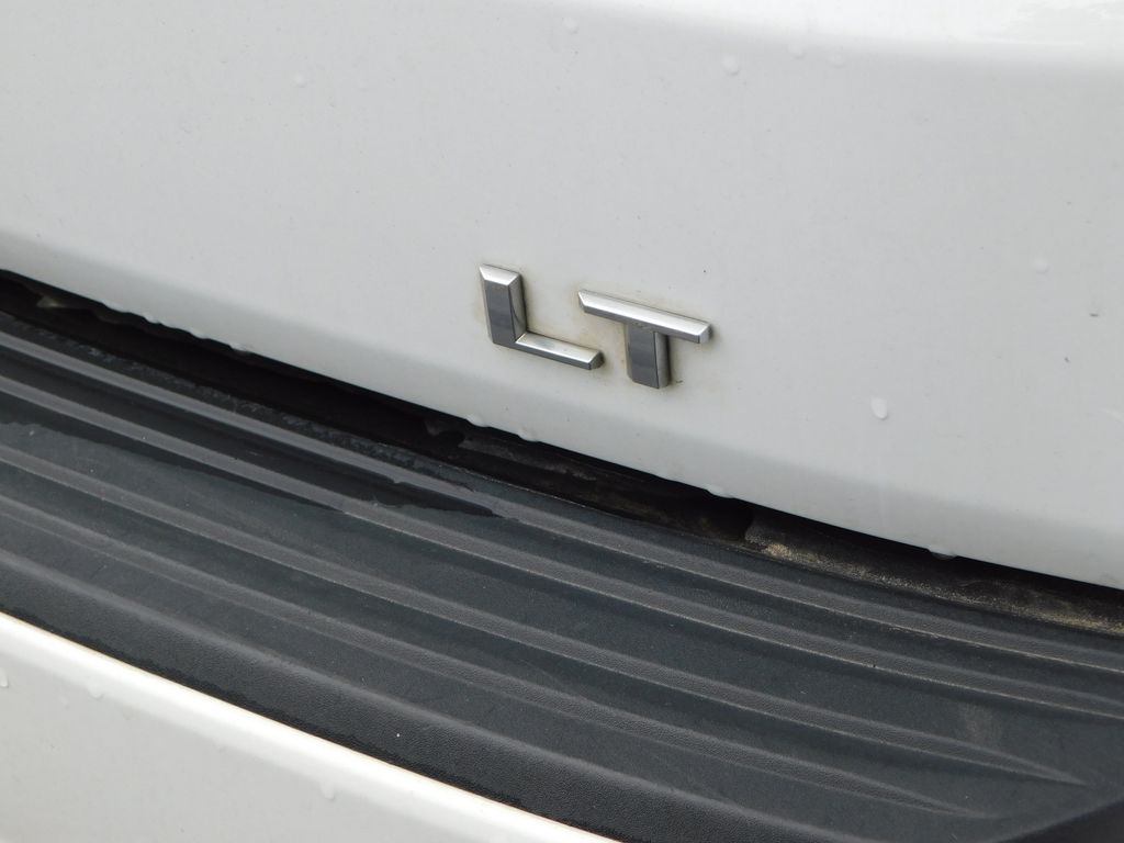 2022 Chevrolet Suburban LT 9