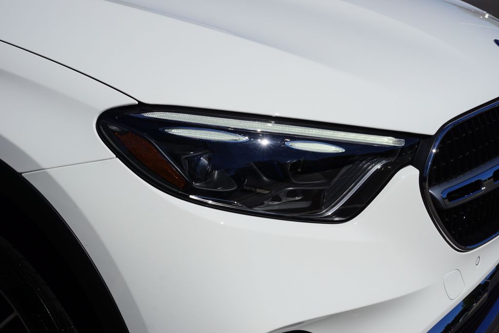 Thumbnail: 2026 Mercedes-Benz GLC - 10