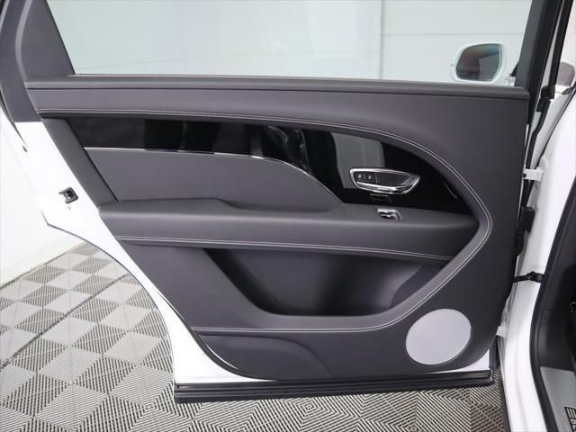 Thumbnail: 2025 Bentley Bentayga - 27