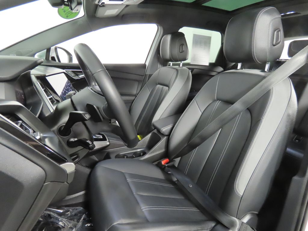 Thumbnail: 2023 Audi Q4 e-tron - 32