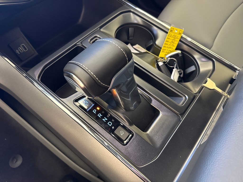 2025 Ford F-150 Lightning photo 27