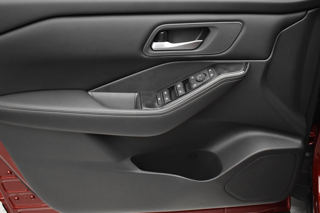 Thumbnail: 2026 Nissan Rogue - 10