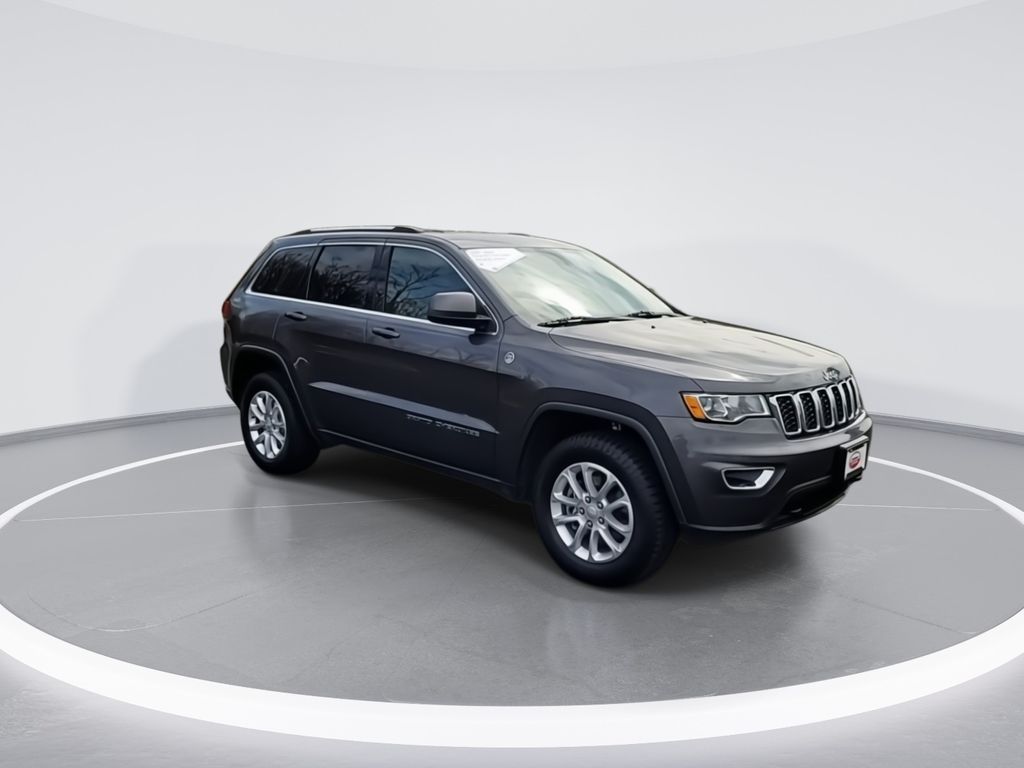 2021 Jeep Grand Cherokee Laredo 2