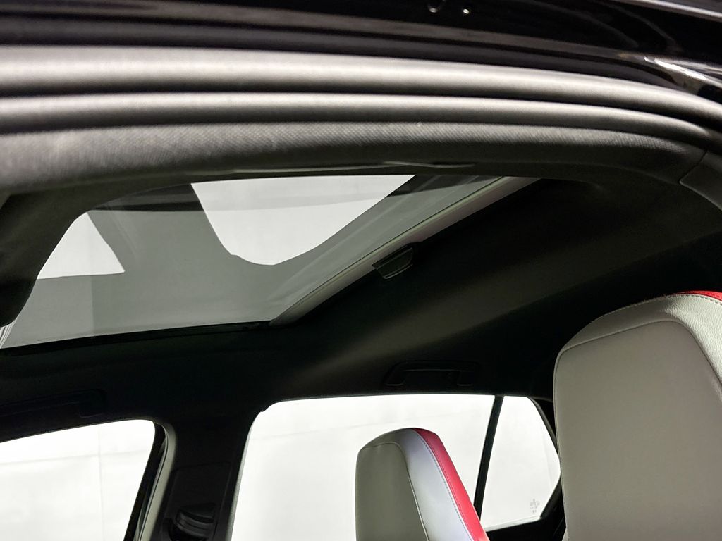 2024 Volkswagen Golf GTI SE