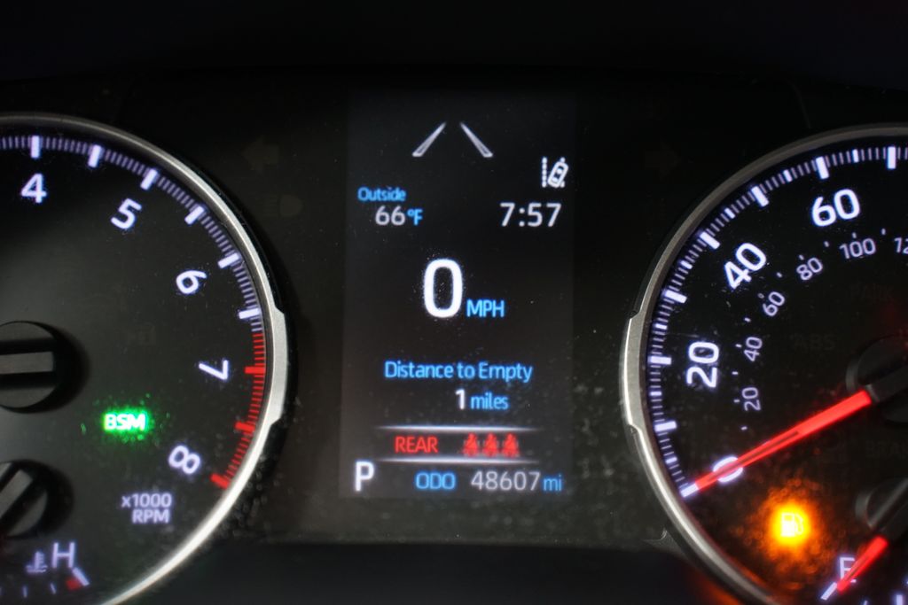 2019 Toyota RAV4 XLE 16