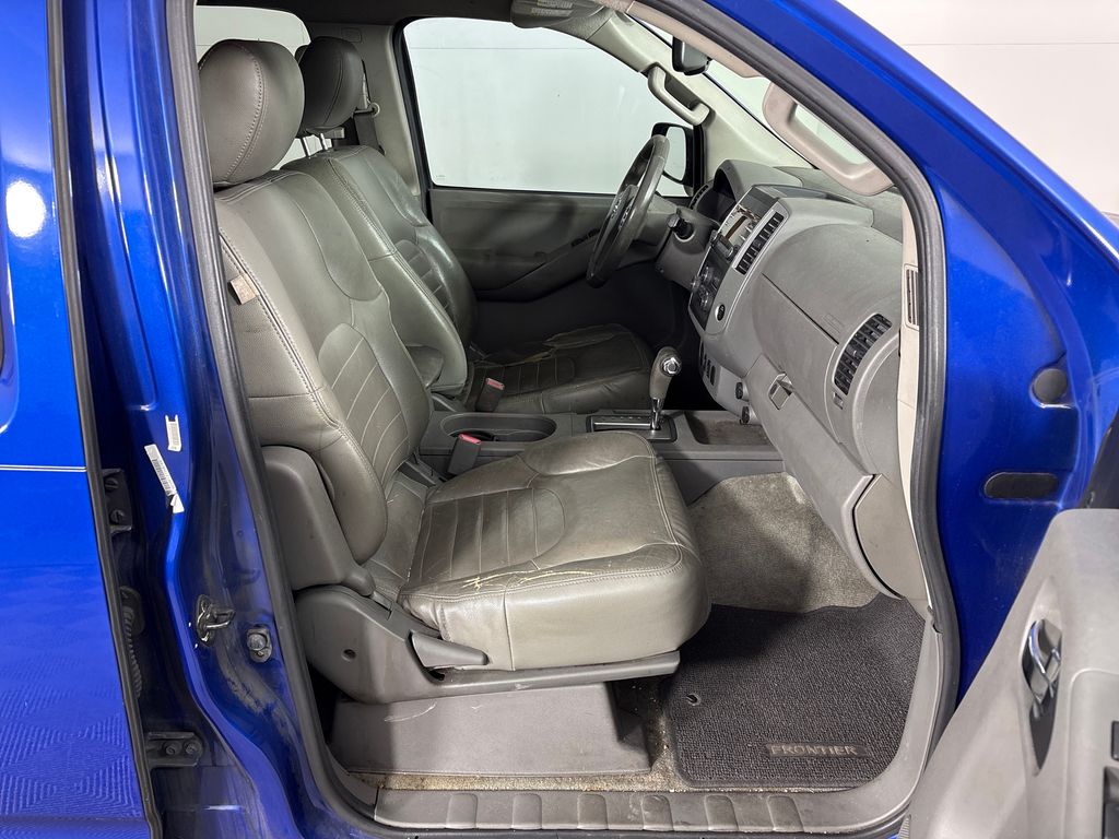 Used 2013 Blue Nissan SV image 6