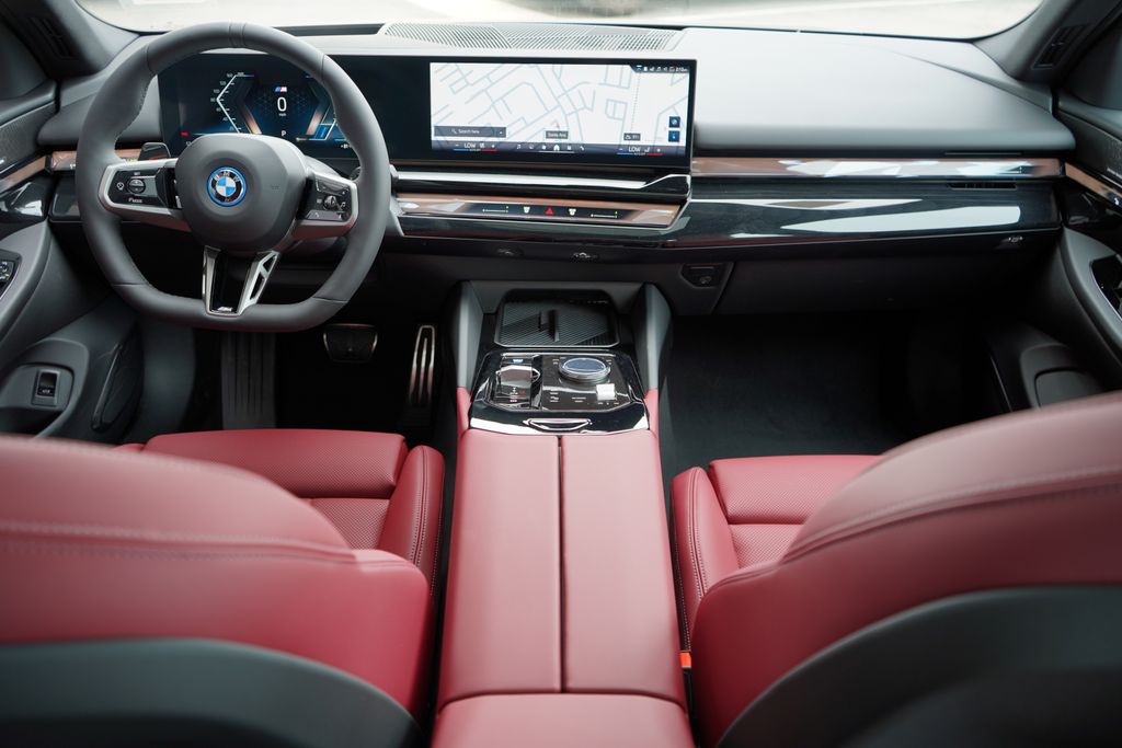 Thumbnail: 2026 BMW i5 - 13