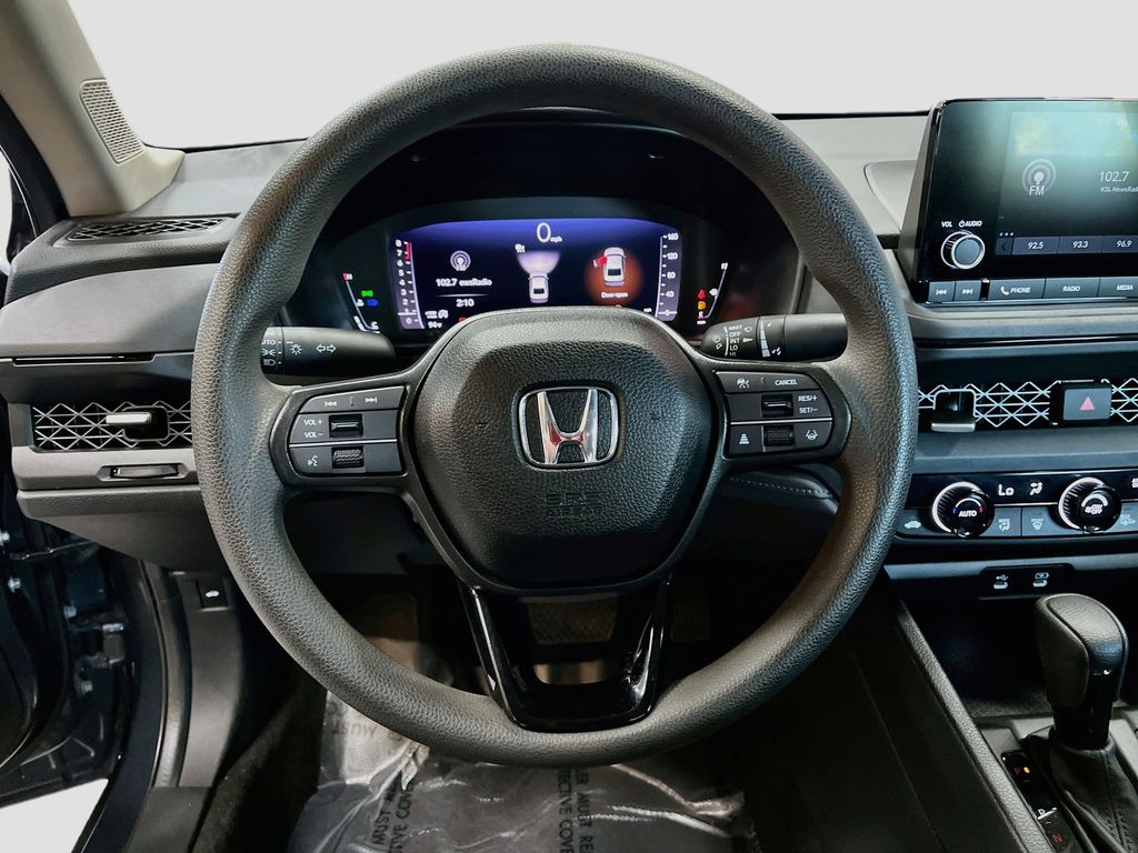 Used 2025 Charcoal Honda SE image 10