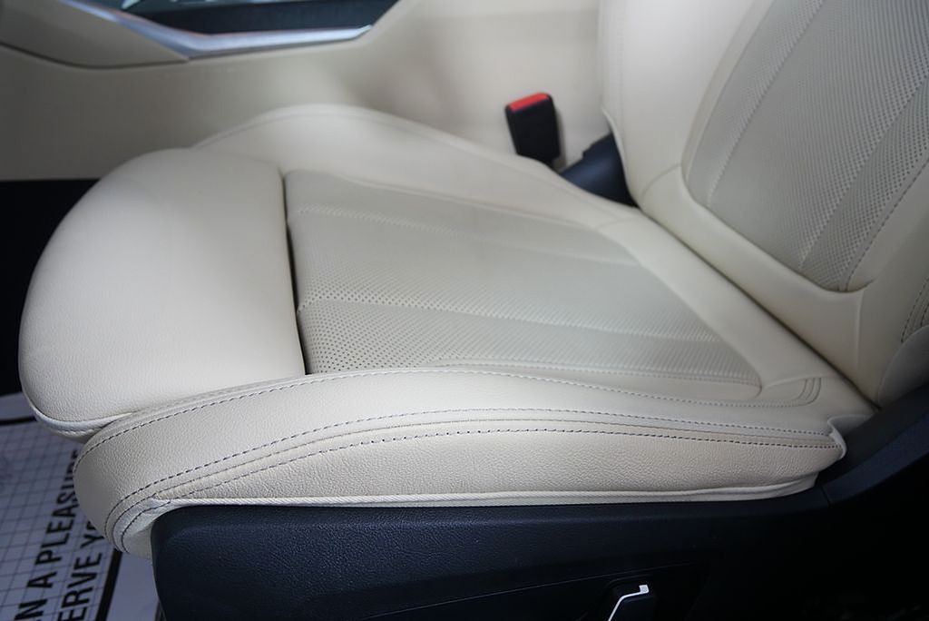 Thumbnail: 2024 BMW 3 Series - 10