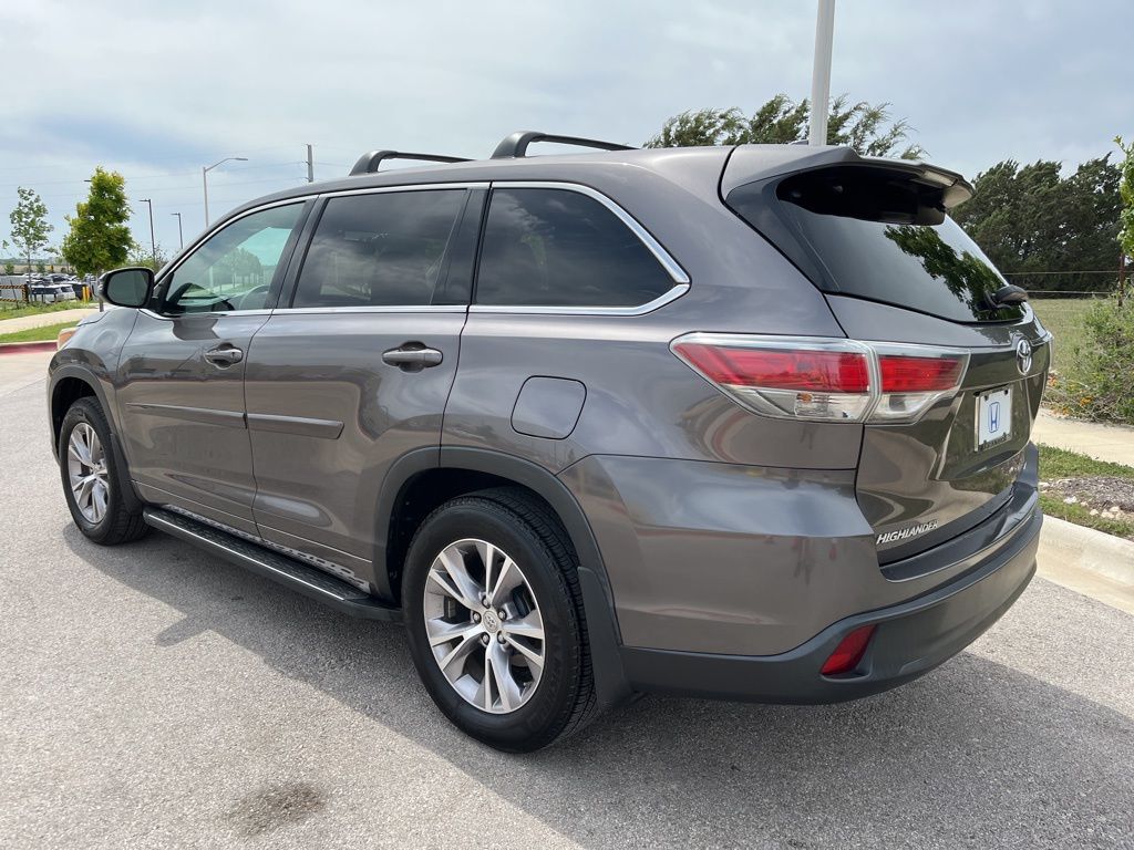 2015 Toyota Highlander  6
