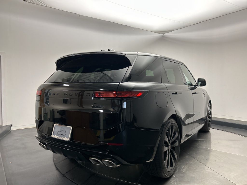 Thumbnail: 2025 Land Rover Range Rover Sport - 5