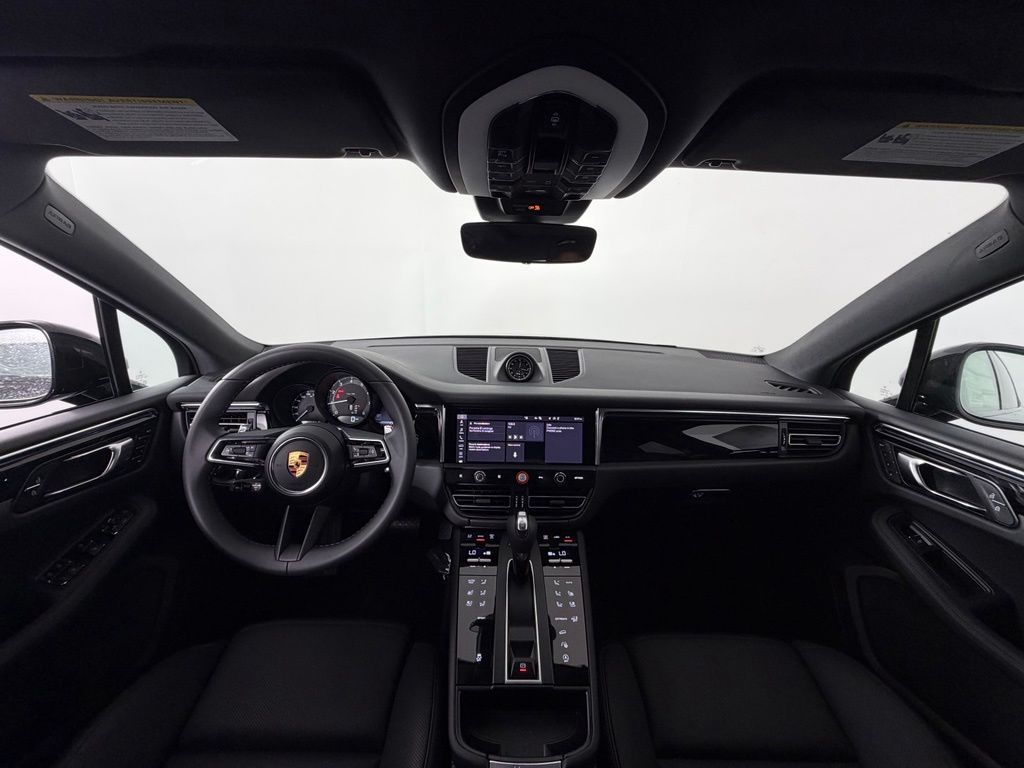 Thumbnail: 2026 Porsche Macan - 6