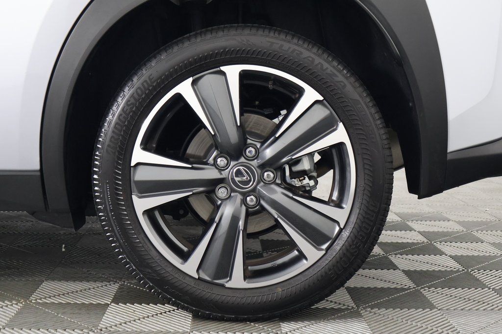 Thumbnail: 2025 Lexus UX - 16