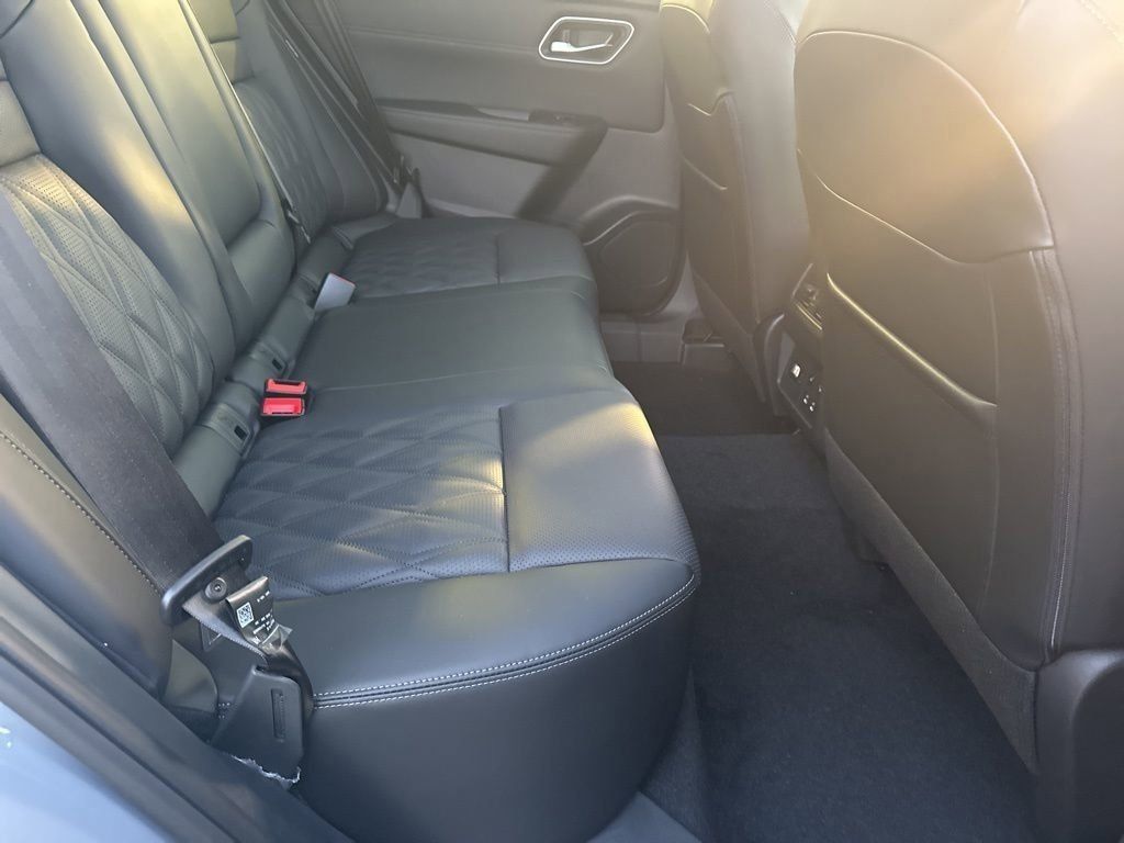 2025 Boulder Gray Pearl Nissan Rogue Platinum FWD SUV