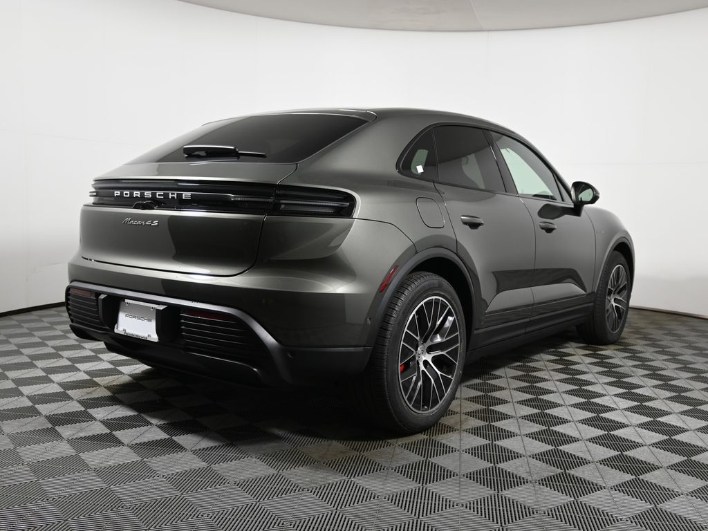 Thumbnail: 2025 Porsche Macan - 7