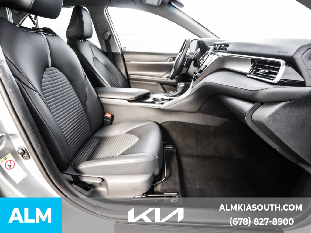 2018 Toyota Camry LE photo 17