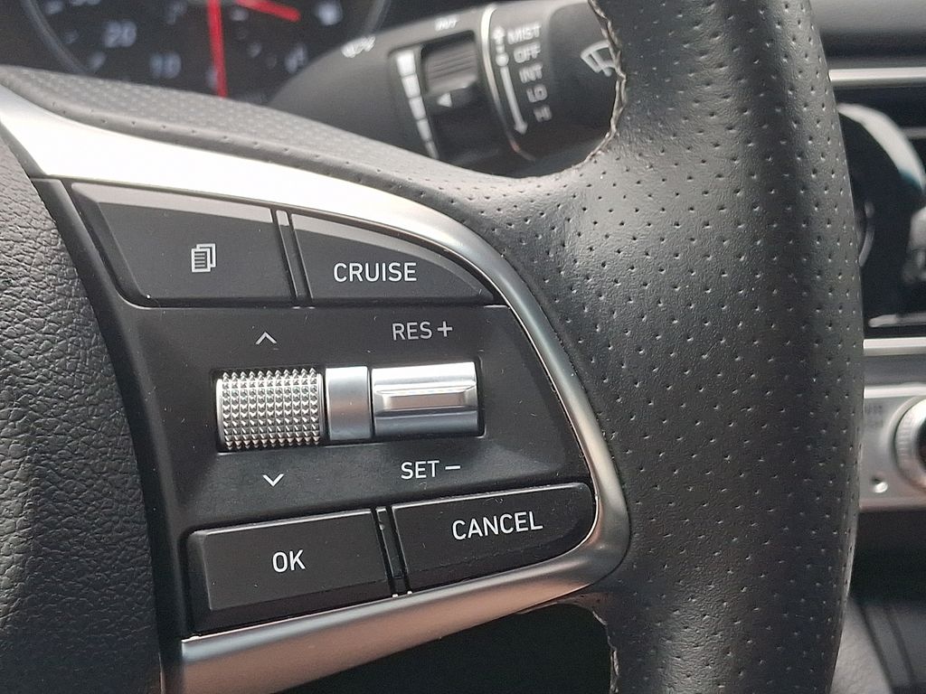 Thumbnail: 2020 Genesis G70 - 21