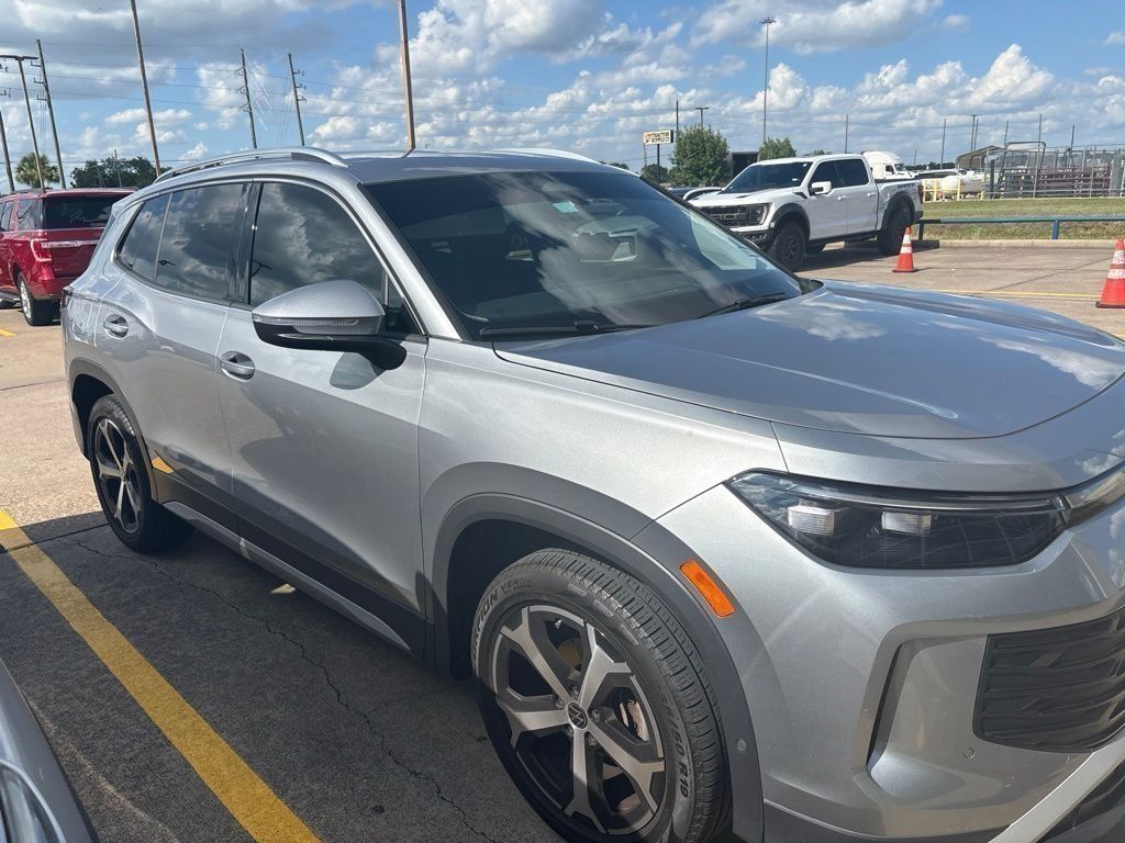 Pyrite Silver Metallic 2025 Volkswagen Tiguan SUV / Crossover Front-Wheel Drive 8-Speed Automatic