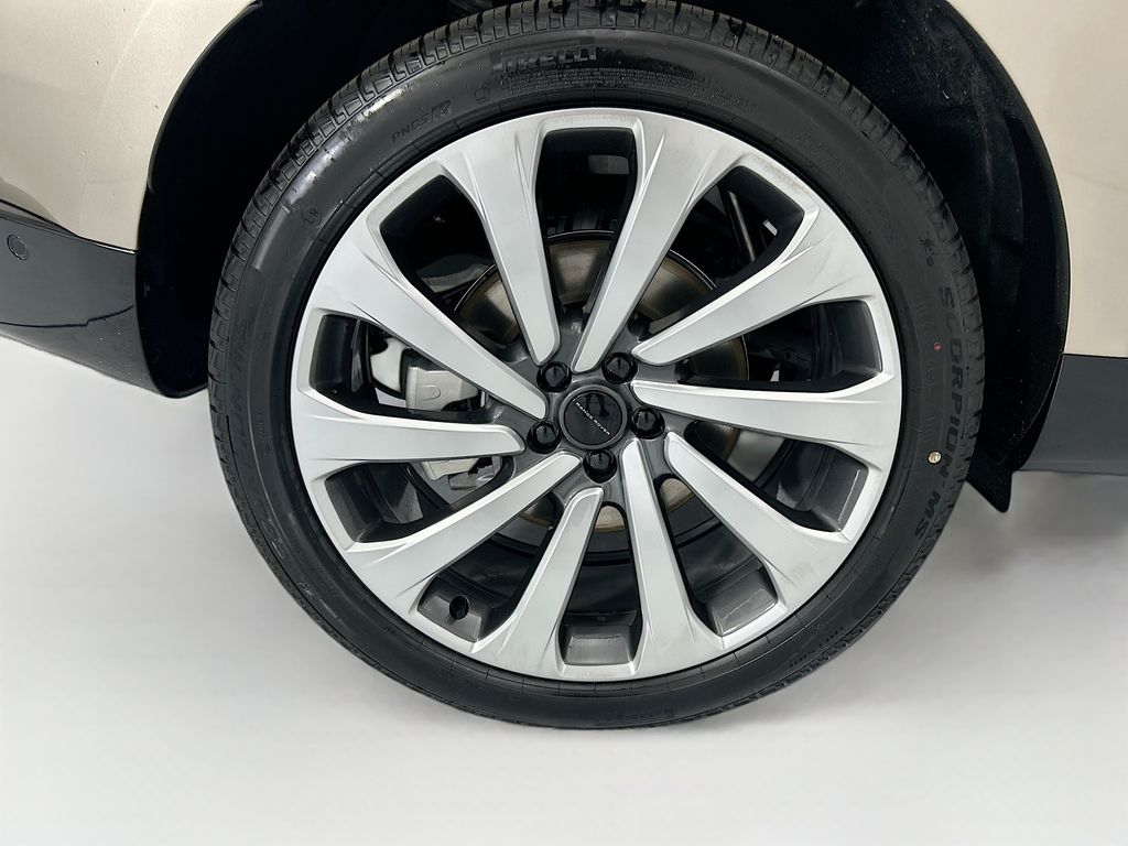 Thumbnail: 2026 Land Rover Range Rover - 32