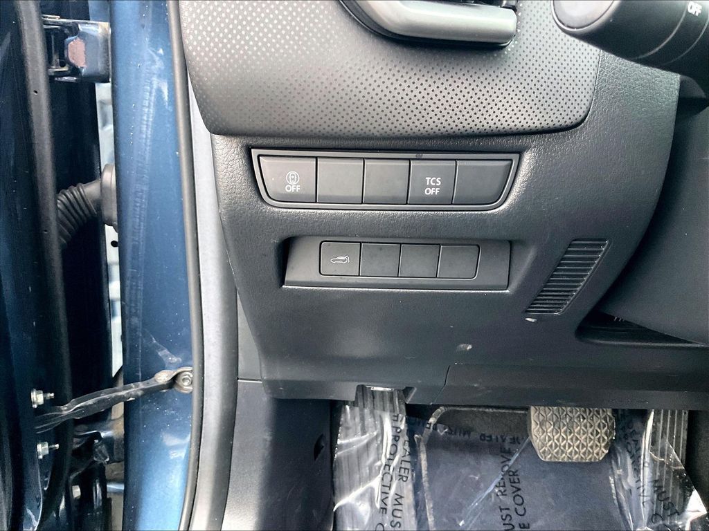 2025 Mazda CX-50 — photo 25