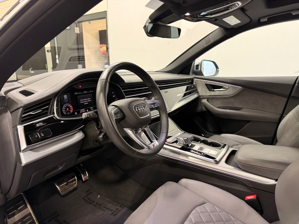 Thumbnail: 2021 Audi SQ8 - 11