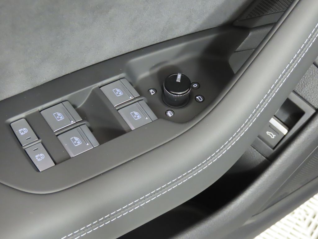 Thumbnail: 2025 Audi A6 - 30