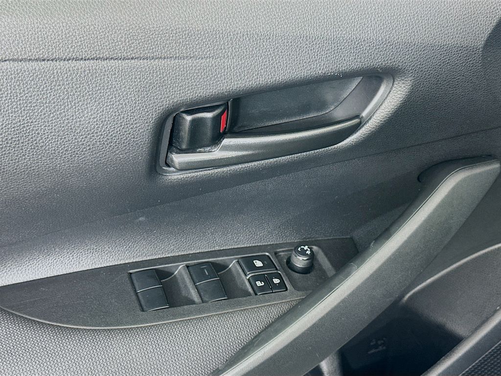 2023 Toyota Corolla LE 17