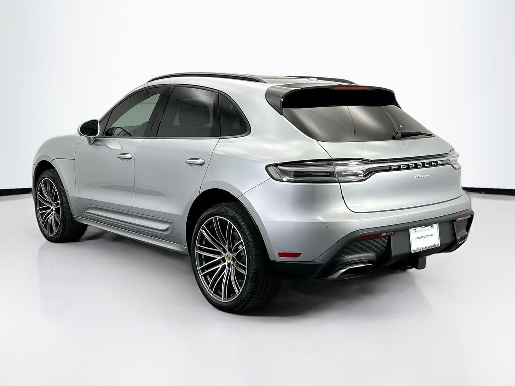 Thumbnail: 2026 Porsche Macan - 3