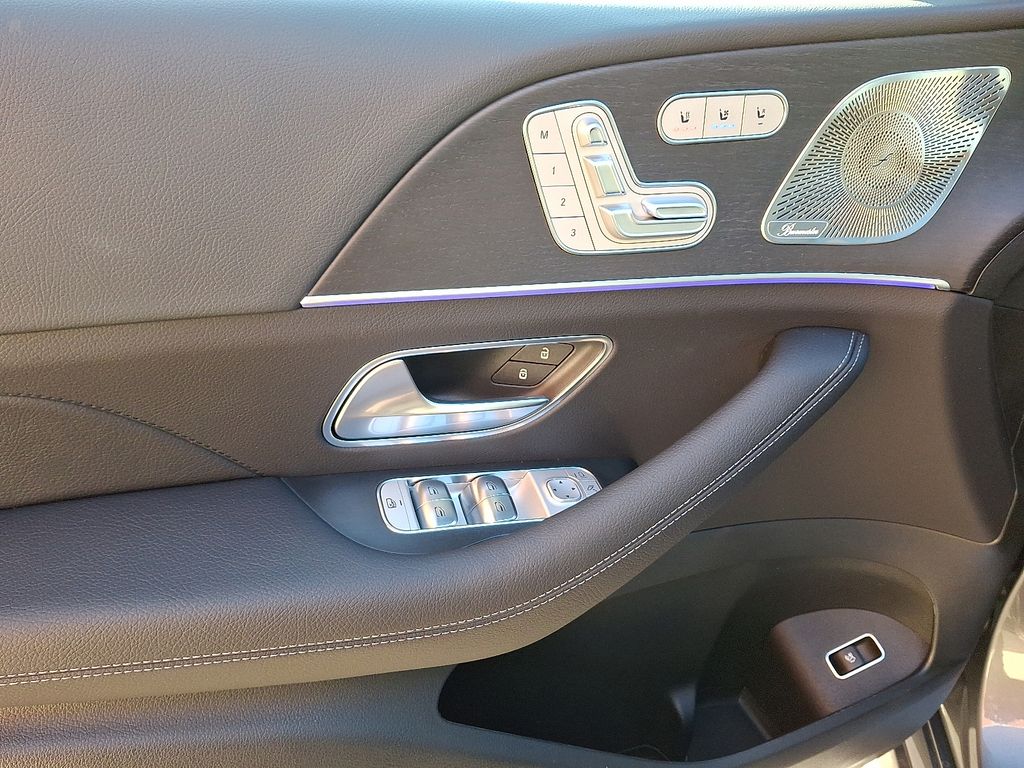 Thumbnail: 2026 Mercedes-Benz GLE - 8