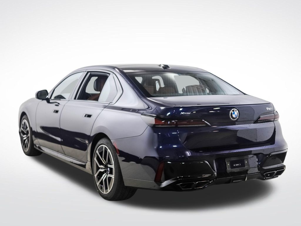 Thumbnail: 2024 BMW 7 Series - 3