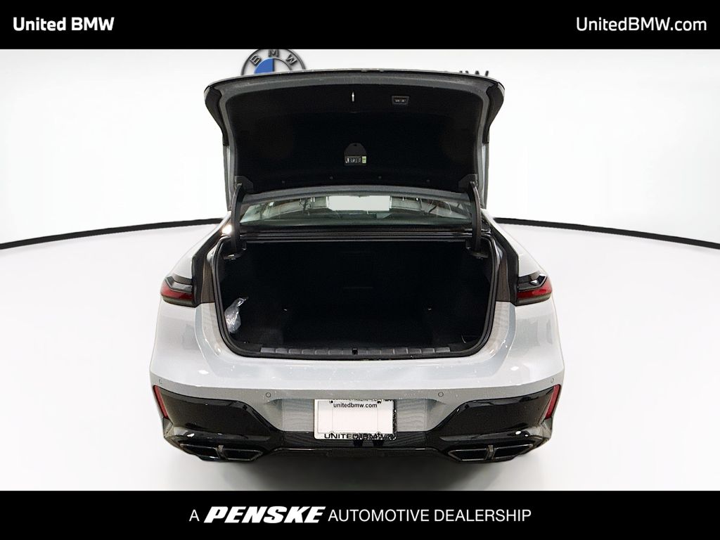 Thumbnail: 2026 BMW 7 Series - 14