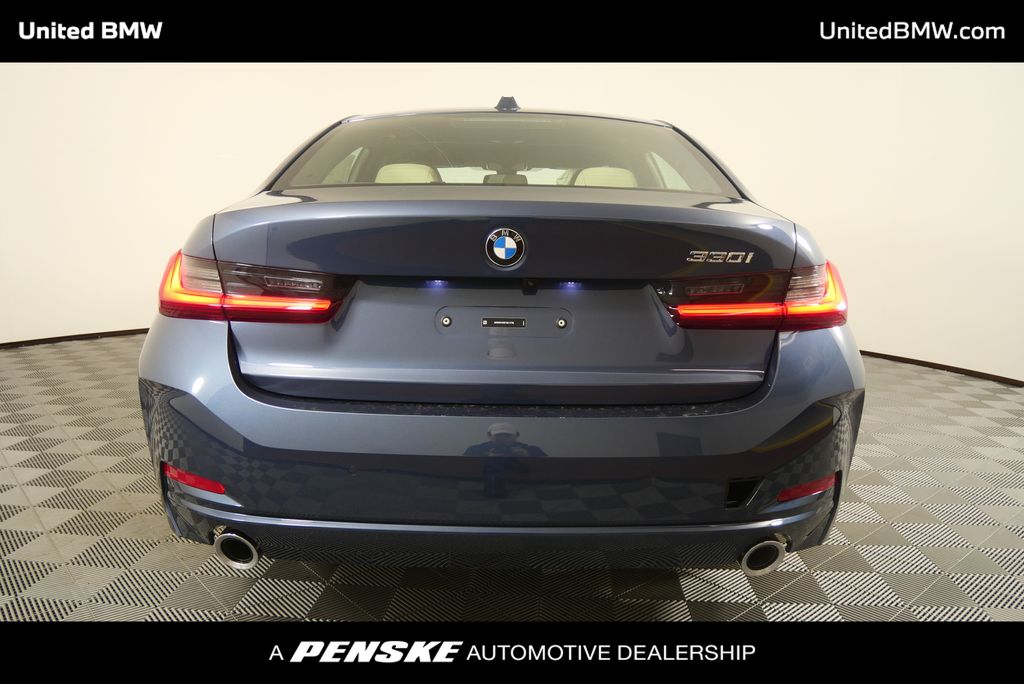 Thumbnail: 2026 BMW 3 Series - 4