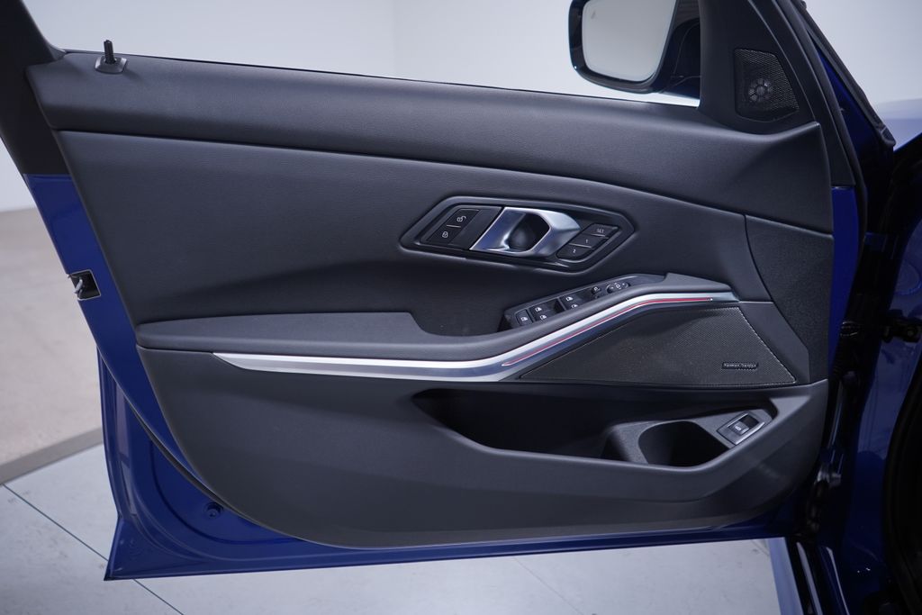Thumbnail: 2025 BMW 3 Series - 15