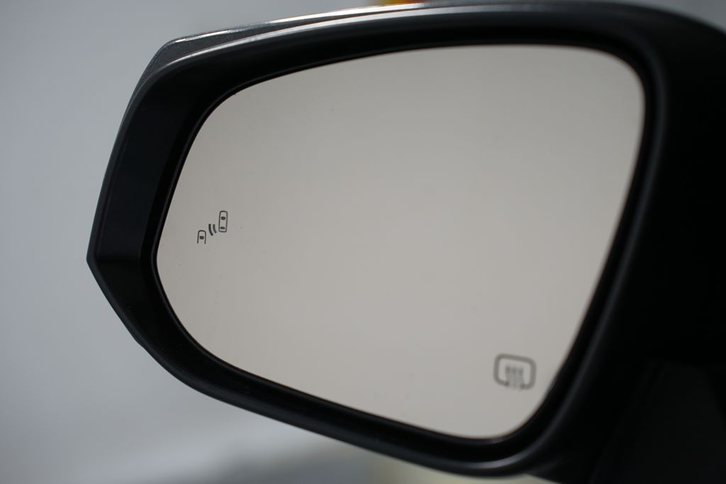 Thumbnail: 2023 Toyota Highlander - 26