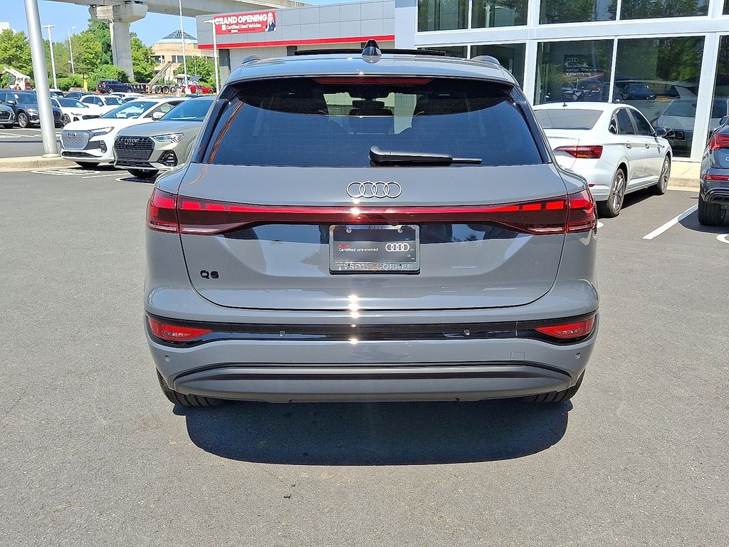 Thumbnail: 2025 Audi Q6 e-tron - 5