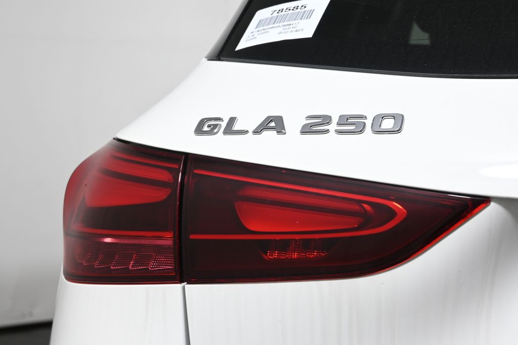 Thumbnail: 2025 Mercedes-Benz GLA - 12