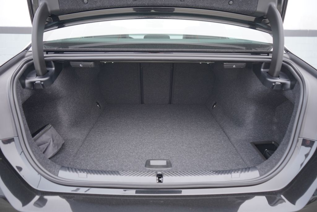 Thumbnail: 2026 BMW i5 - 19