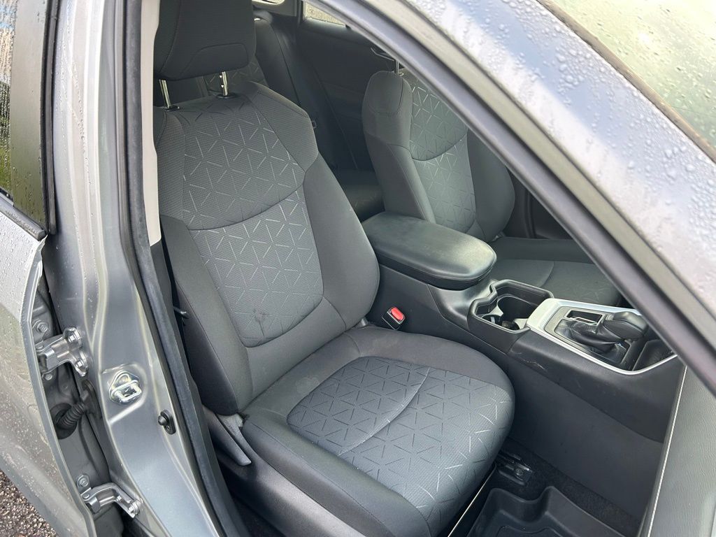 Thumbnail: 2021 Toyota RAV4 - 15