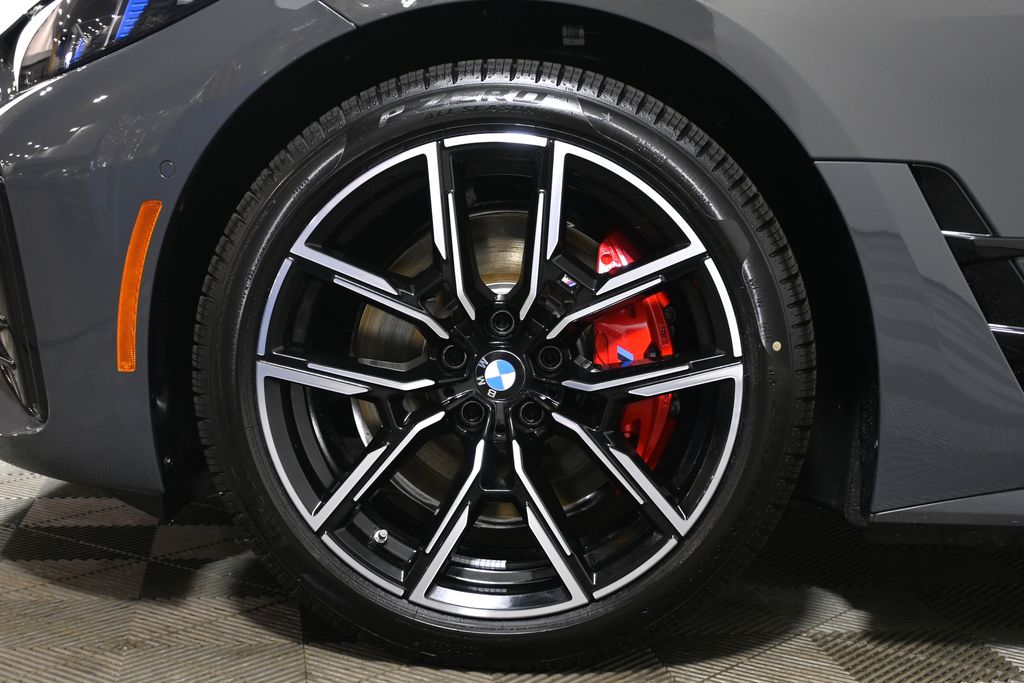 Thumbnail: 2026 BMW i4 - 12