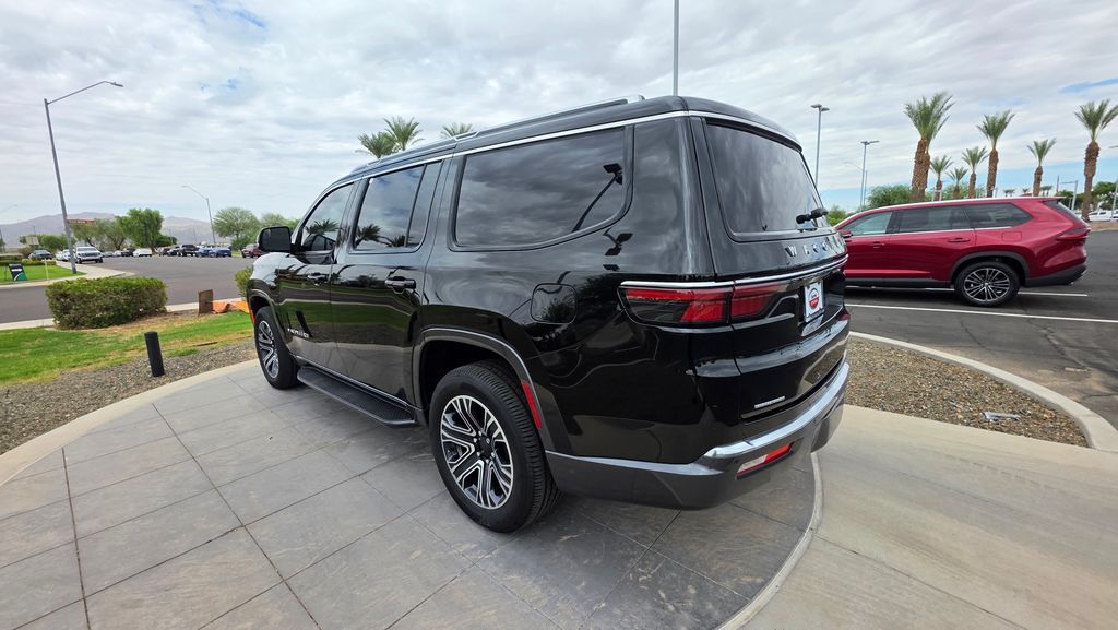 Thumbnail: 2022 Jeep Wagoneer - 7
