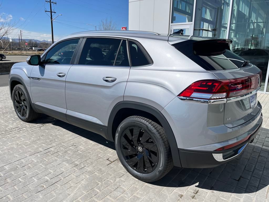2025 Volkswagen Atlas Cross Sport 2.0T SE w/Technology photo