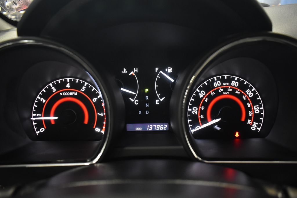 2013 Toyota Highlander Plus 24