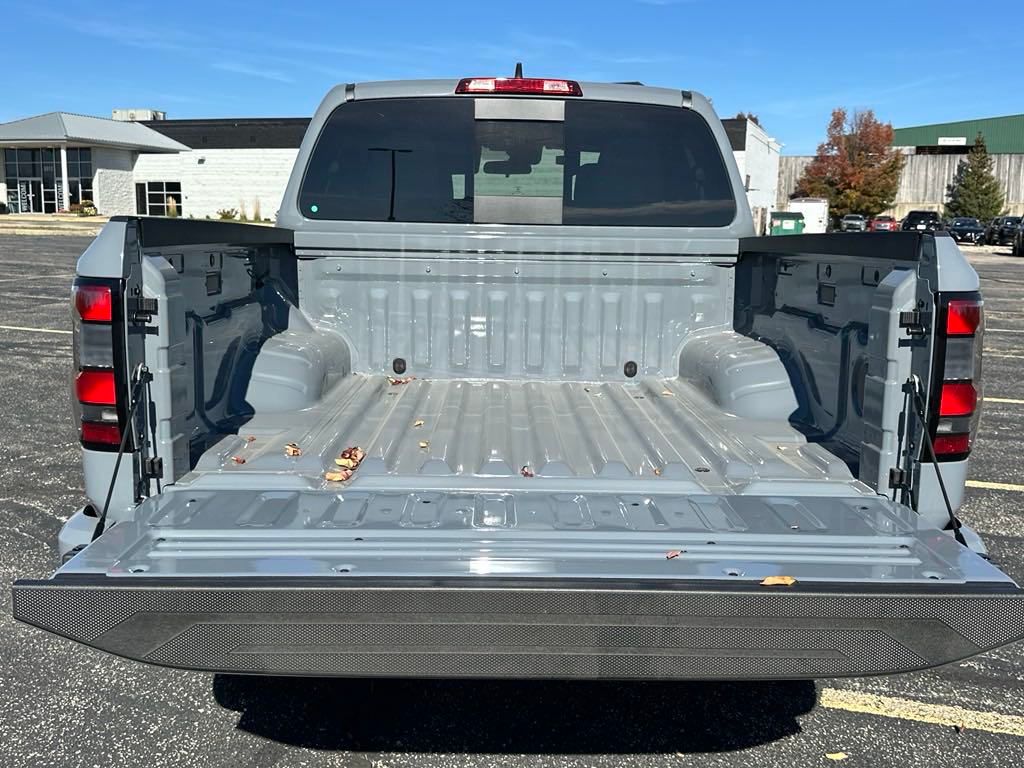 2025 Nissan Frontier PRO-4X photo