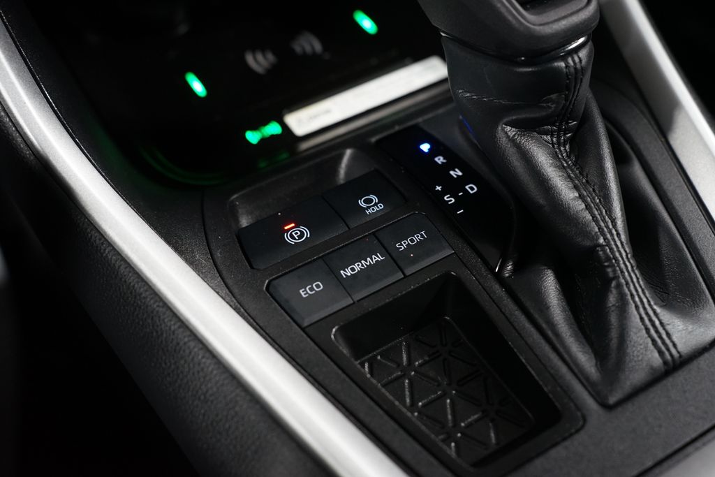 Thumbnail: 2024 Toyota RAV4 - 22