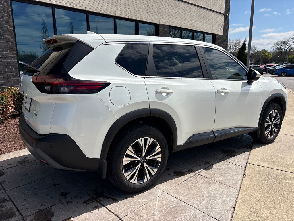 Used 2023 White Nissan SV image 4