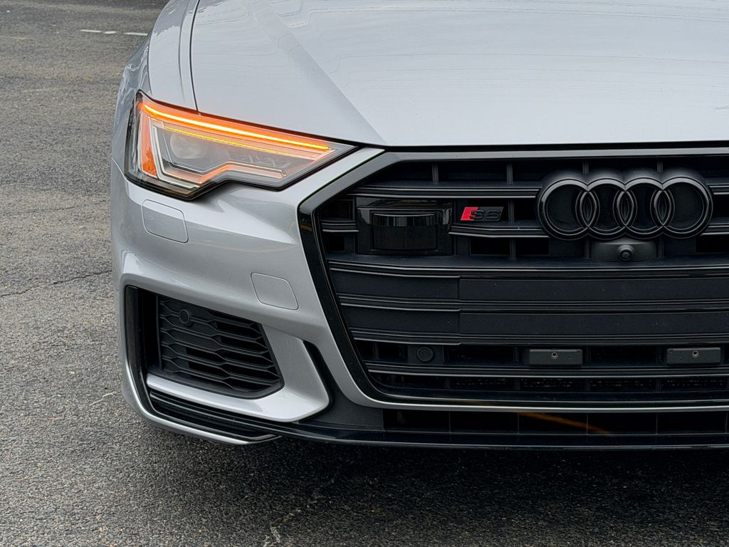 Thumbnail: 2022 Audi S6 - 2